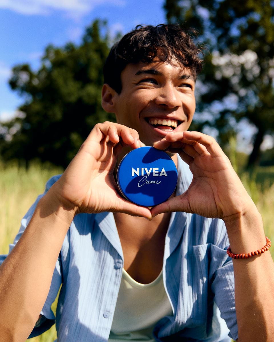 La crème NIVEA pour les soins quotidiens du visage.