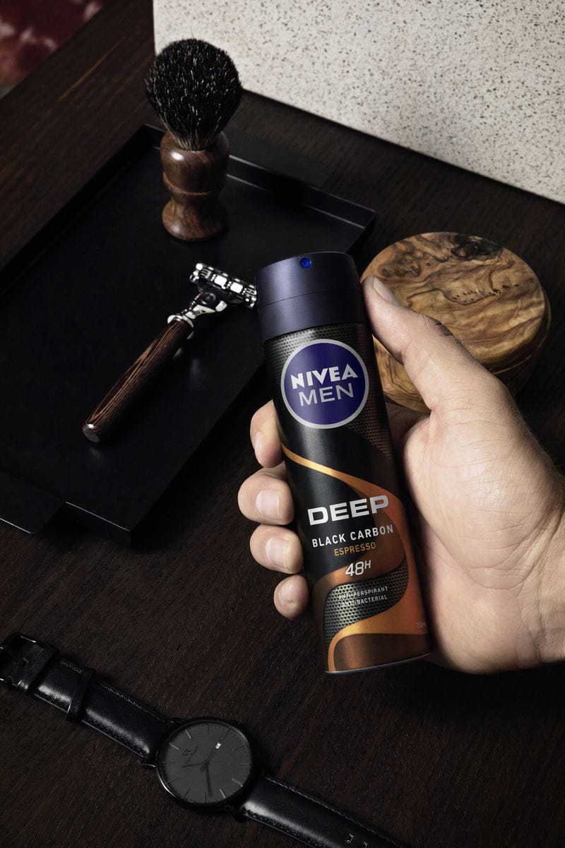 DEEP Black Carbon Espresso Spray Desodorante | NIVEA MEN