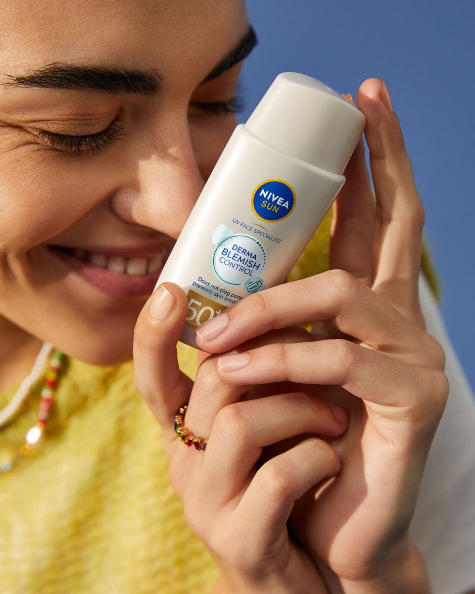 NIVEA SUN UV Specialist Derma Skin Clear SPF 50+ Fluid