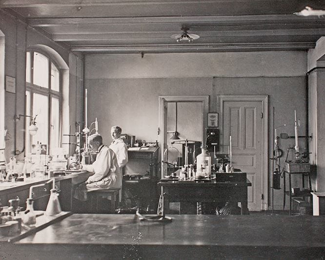 Equipa do laboratório de investigação em 1914