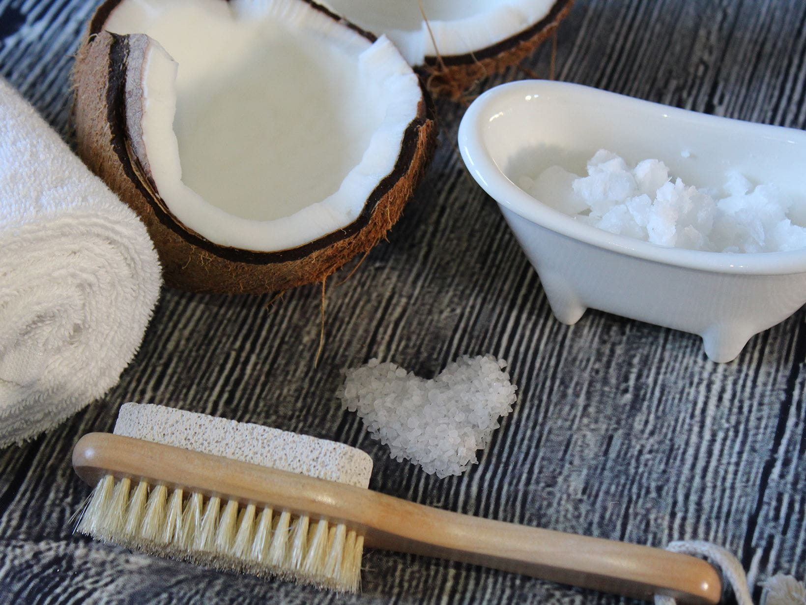 coconut oil for natural skin tightening 