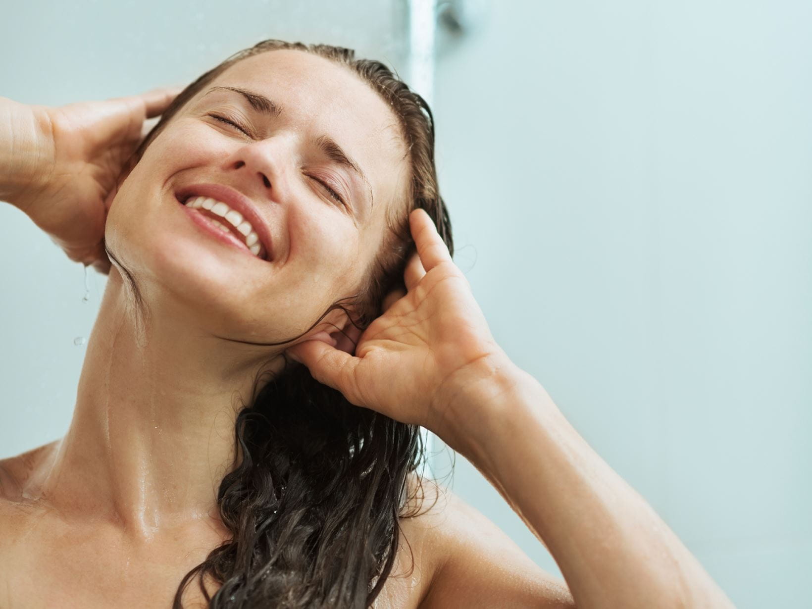 smiling-woman-in-shower