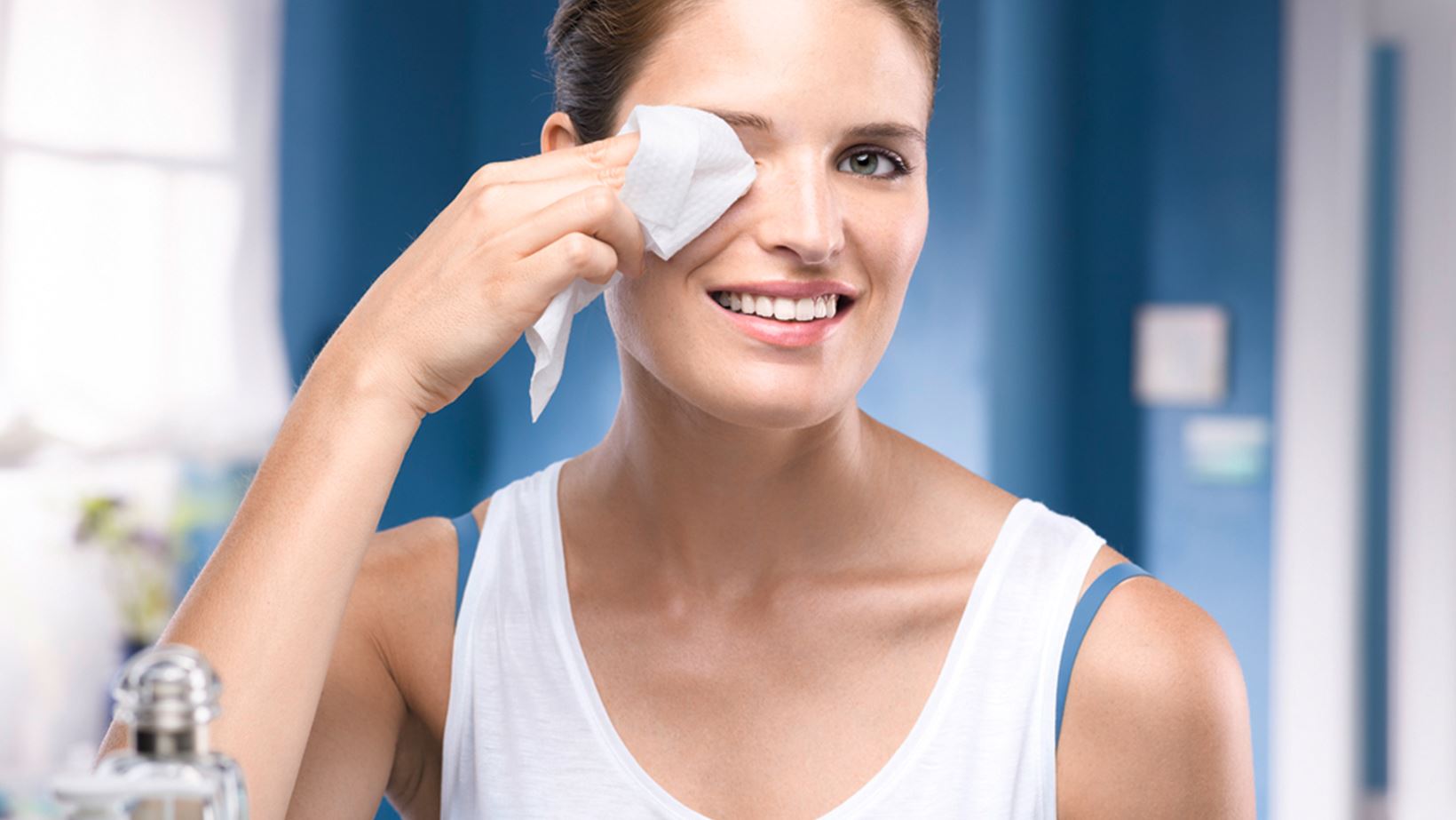 Struccarsi per prevenire gli occhi gonfi