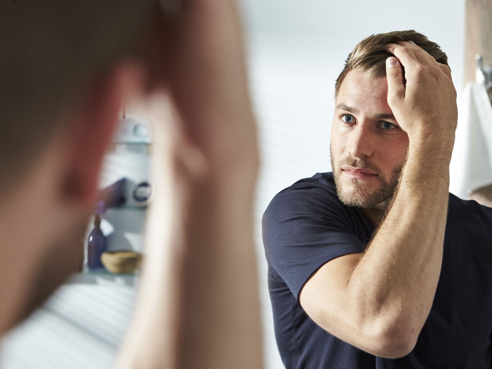 Ispadanje kose kod muškaraca čest je problem. Imamo odgovor.
