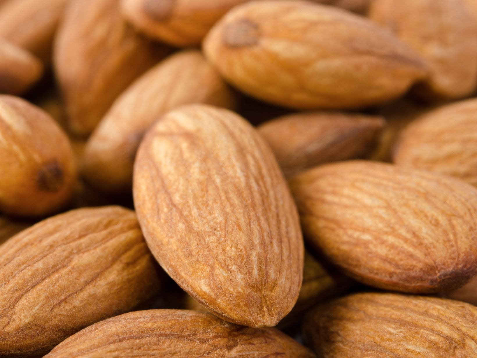 close-up-almonds