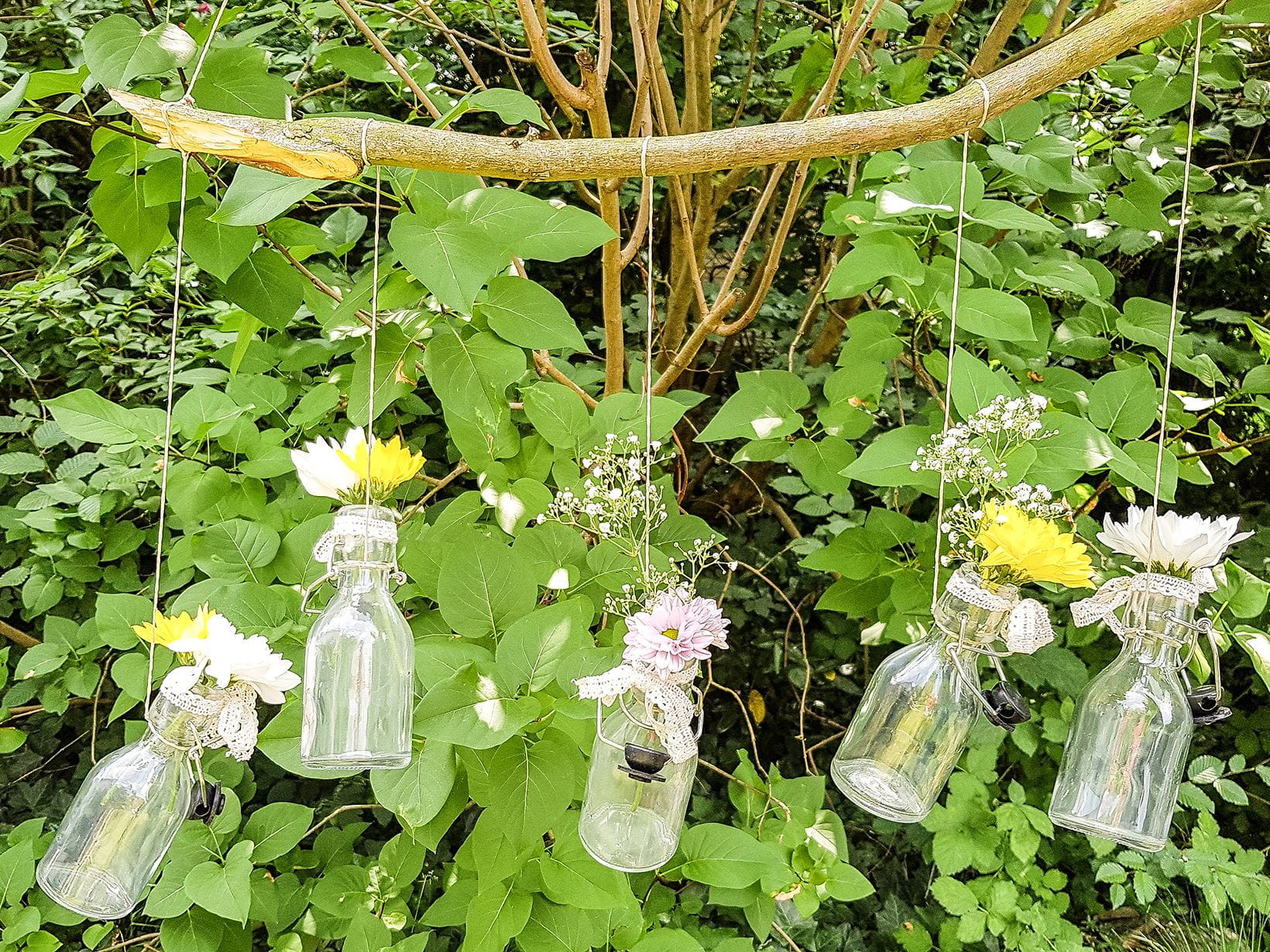 Blumen-Vasen-in-Upcycling-Flaschen
