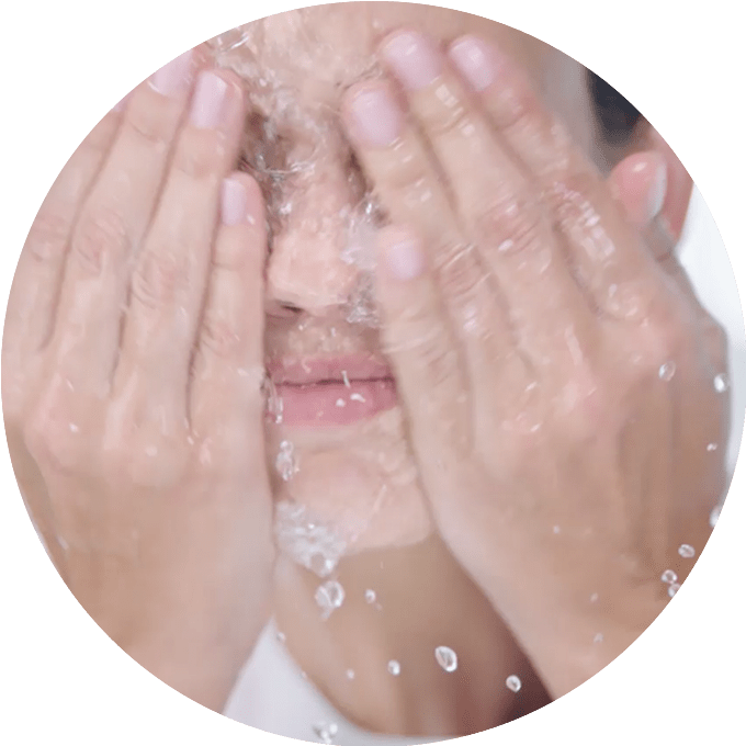 umivanje-lica-nivea-micellair-expert