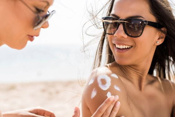 Олиото NIVEA Protect & Bronze активира естествения тенообразуващ процес на кожата