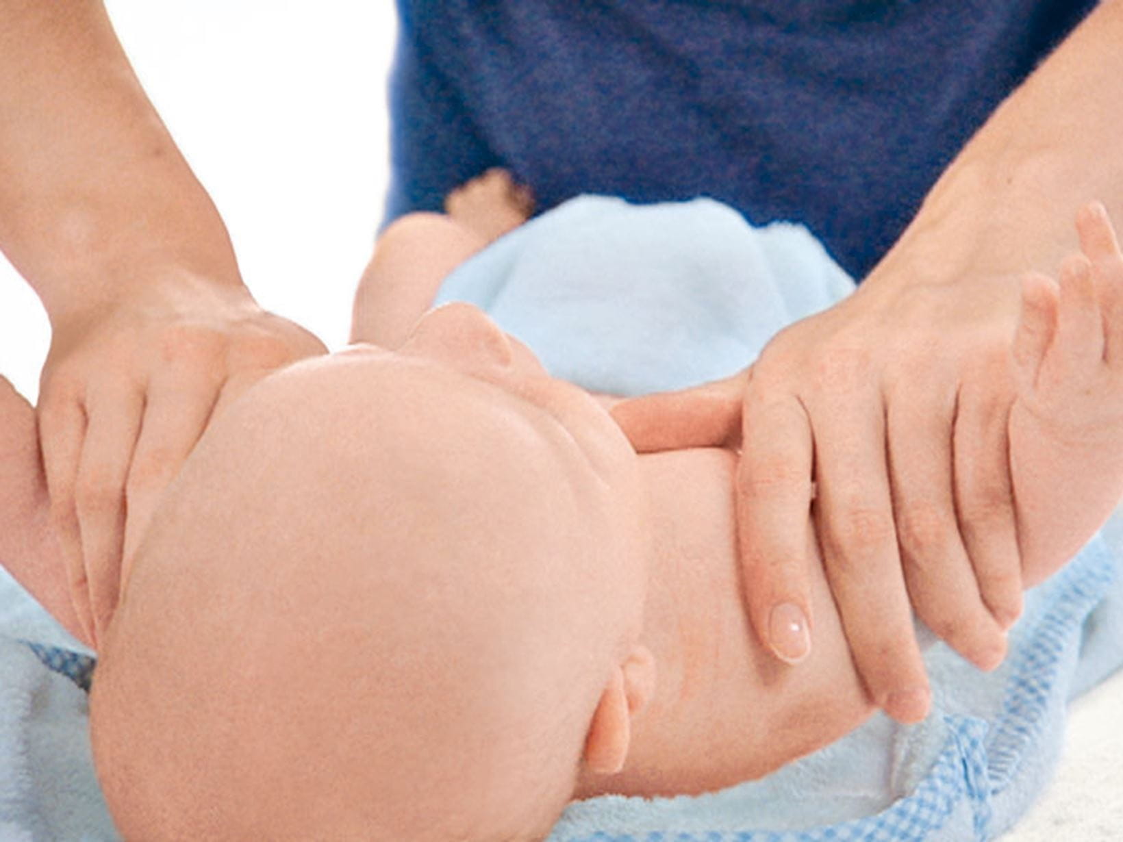 бебешки масаж с олио