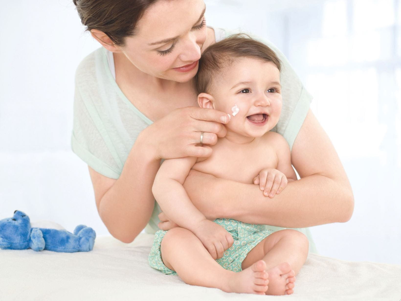 оптимална хидратация за бебешката кожа, хидратиране на кожата на бебето