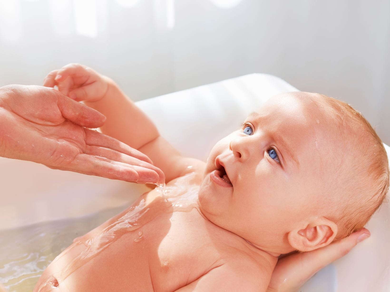 начини за измиване на косата на бебето