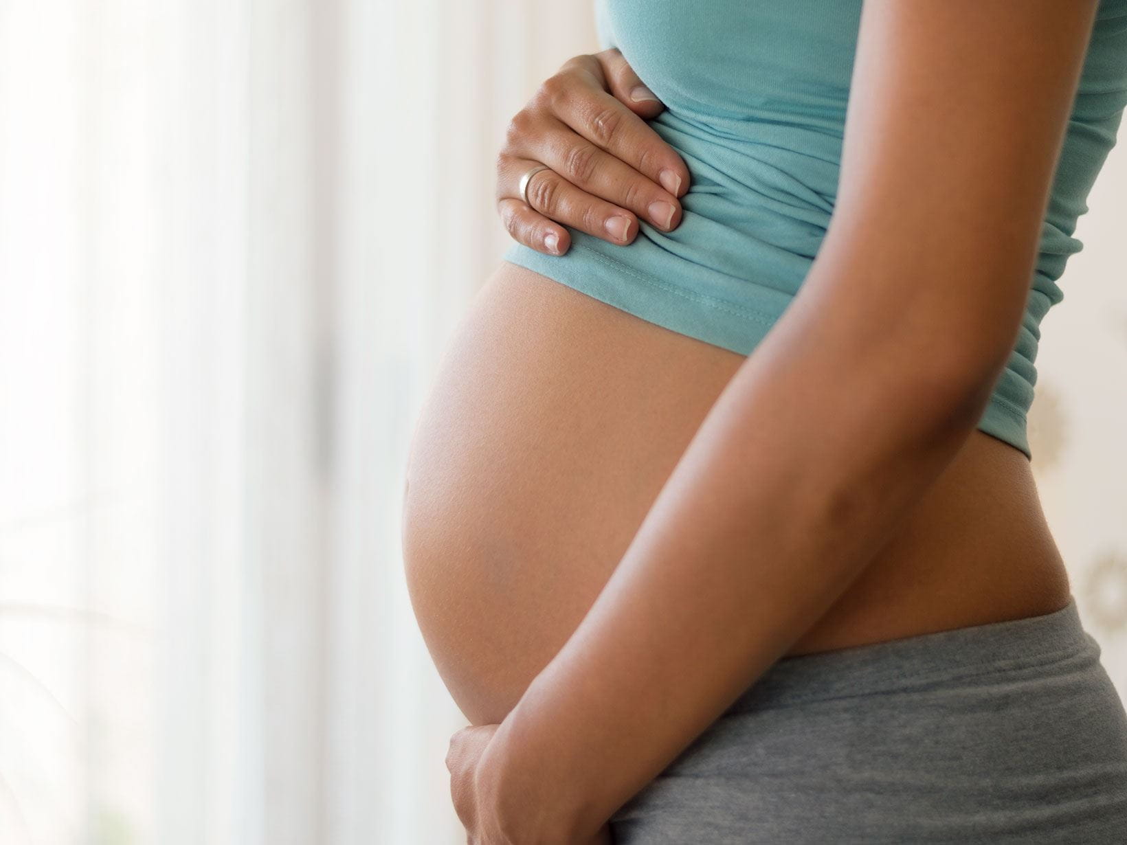 Le ventre de grossesse: ce que signfie vos rondeurs – NIVEA ...
