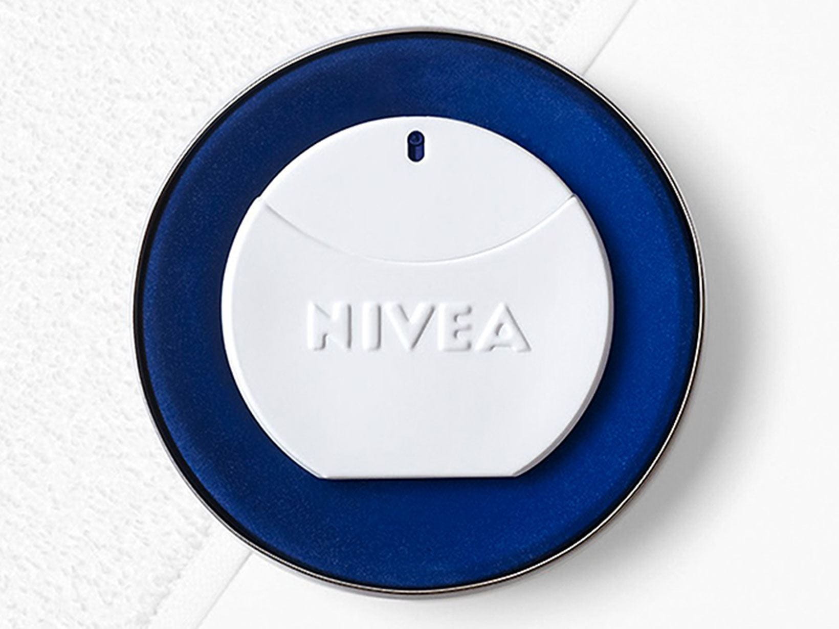 La senteur mystérieuse de NIVEA évoque fraîcheur et sécurité.