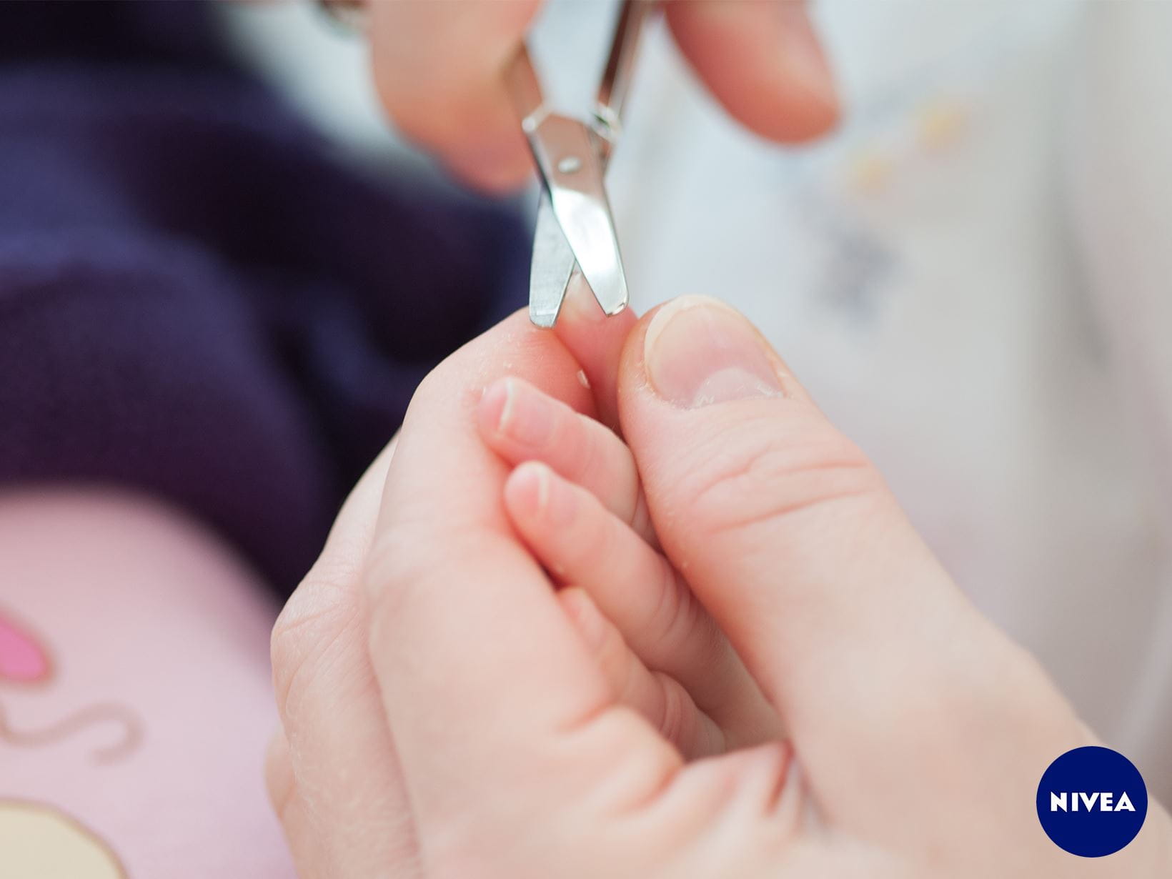 Baby-Fingernägel schneiden: Warum das Kürzen der Nägel so wichtig ist