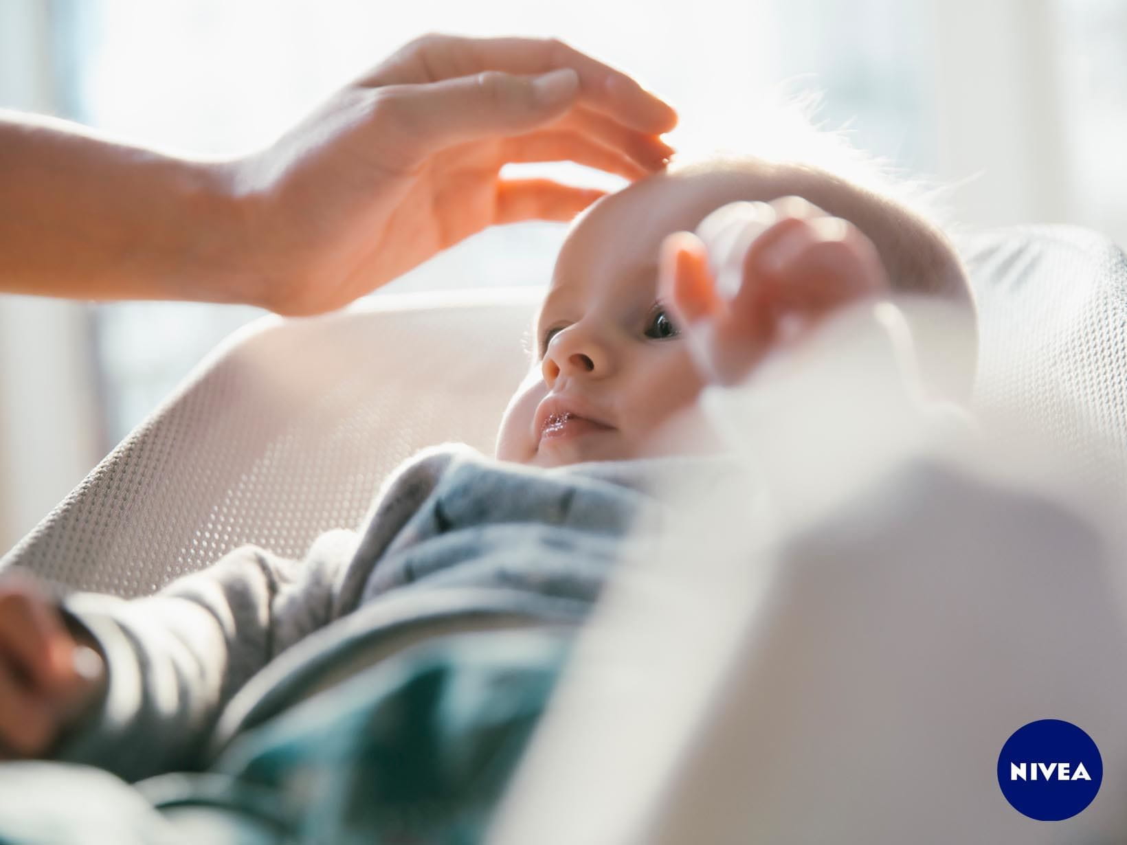 Die Entwicklung von Babys: 2. Monat Schuppen am Babykopf
