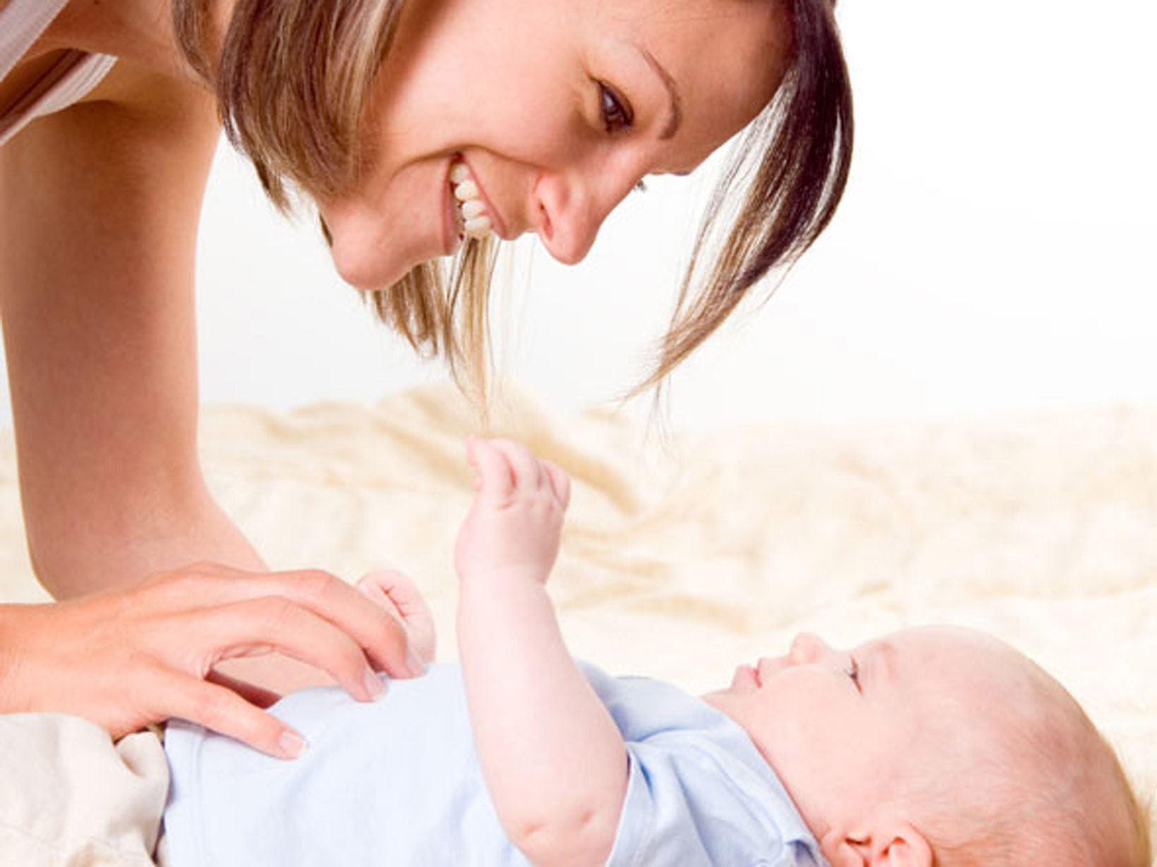 NIVEA: Babykleidung waschen – Tipps für empfindliche Haut