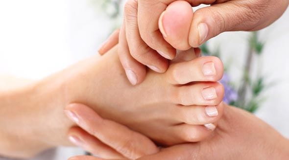 Le massage du pied anti-coliques - Massages et relaxation pour
