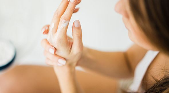 Handmassage: So funktioniert die Wellnessanwendung – NIVEA