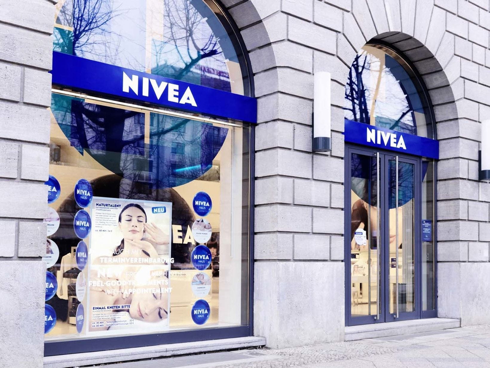 NIVEA Haus Berlin: Beratung im besonderen Design