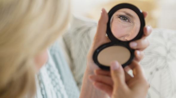 Schlupflider schminken: Tipps für das Augen Make-up