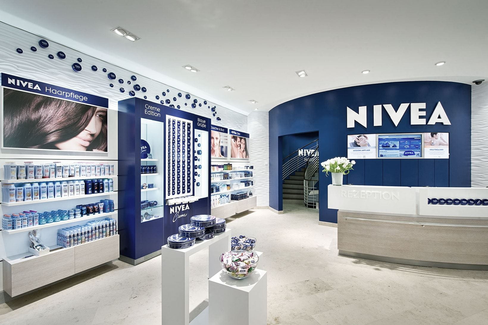 Im NIVEA Haus Shop in Hamburg finden unsere Gäste ihre Lieblings-NIVEA-Produkte