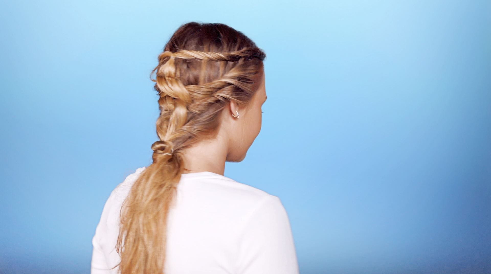 Messy Knotted Ponytail Anleitung Ergebnis