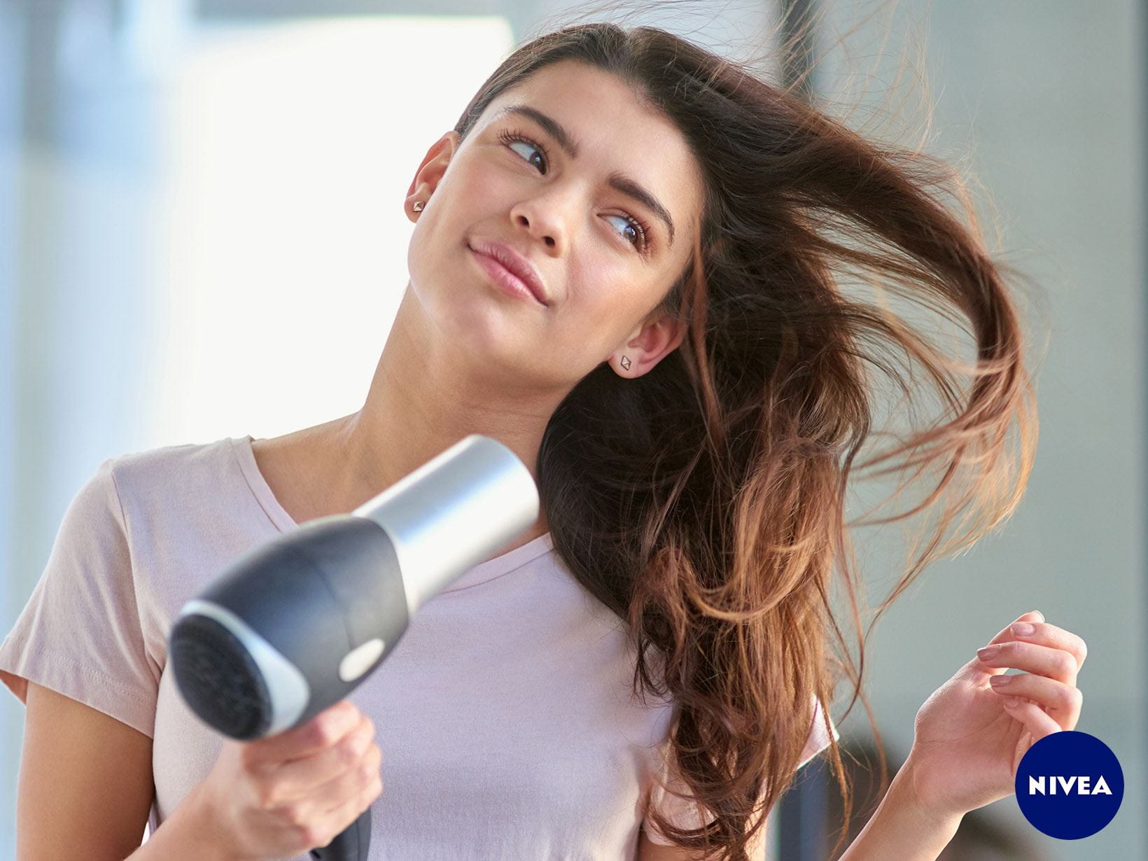Wie oft Haare waschen: Schonender Umgang auch nach dem Haarewaschen