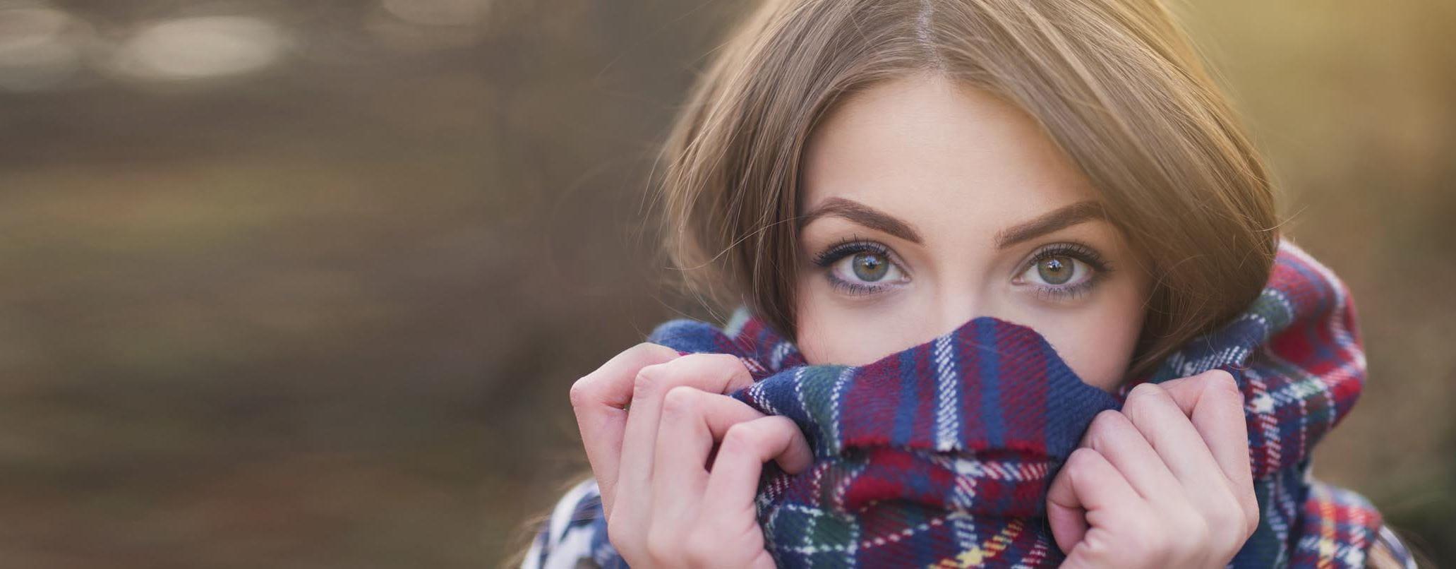 Augenbrauen selber färben: Anleitung und Tipps