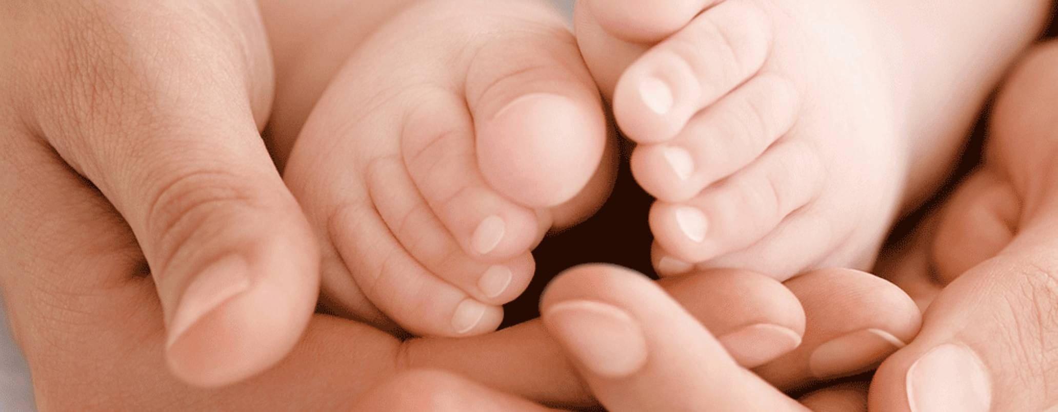 ¿Por qué es bueno el contacto físico con el bebé?