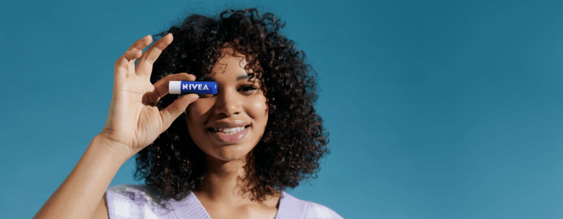 Tampil Menawan Saat Lebaran dengan NIVEA Lip Balm Swatches
