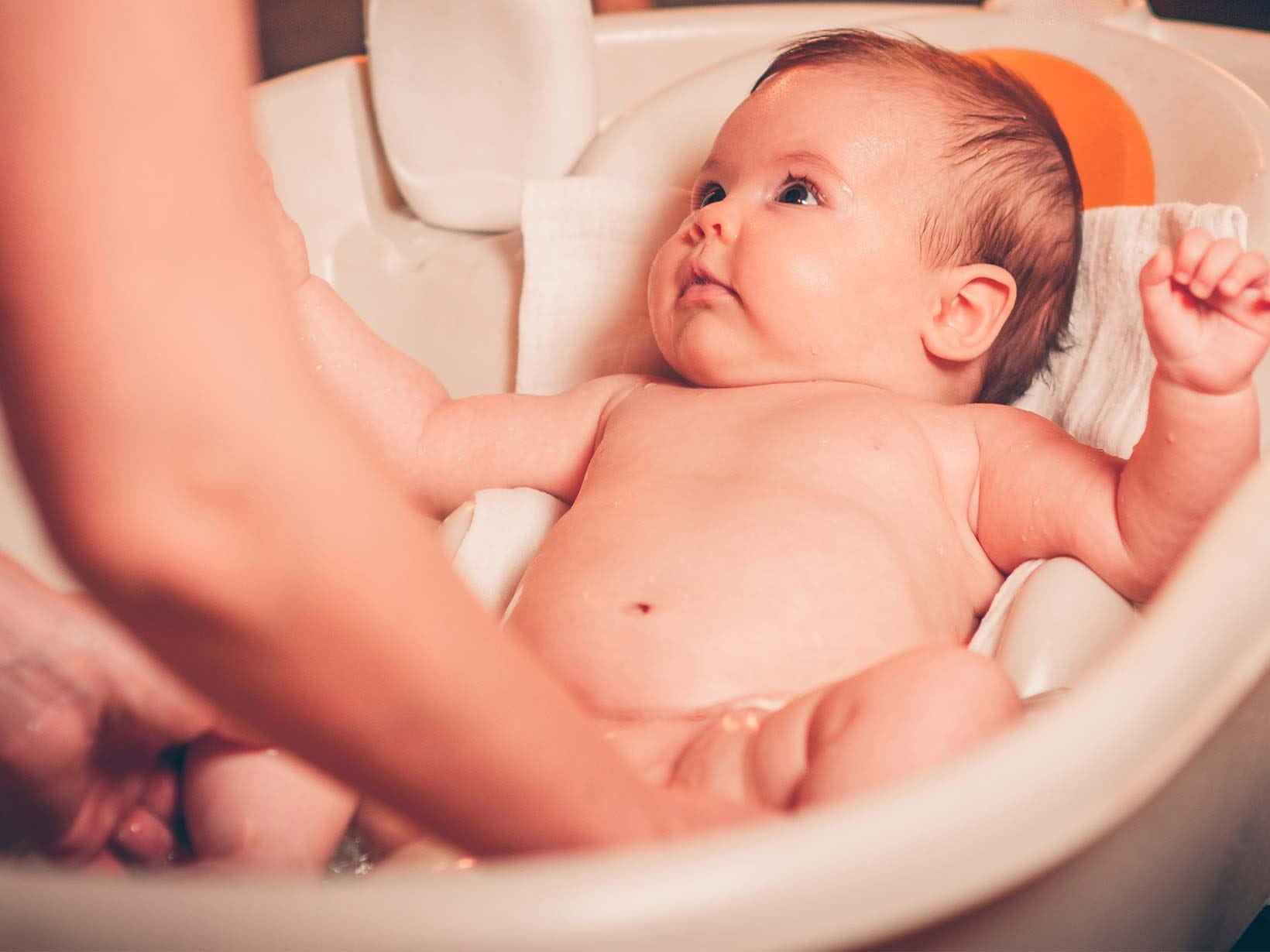 lavare un neonato i primi giorni di vita