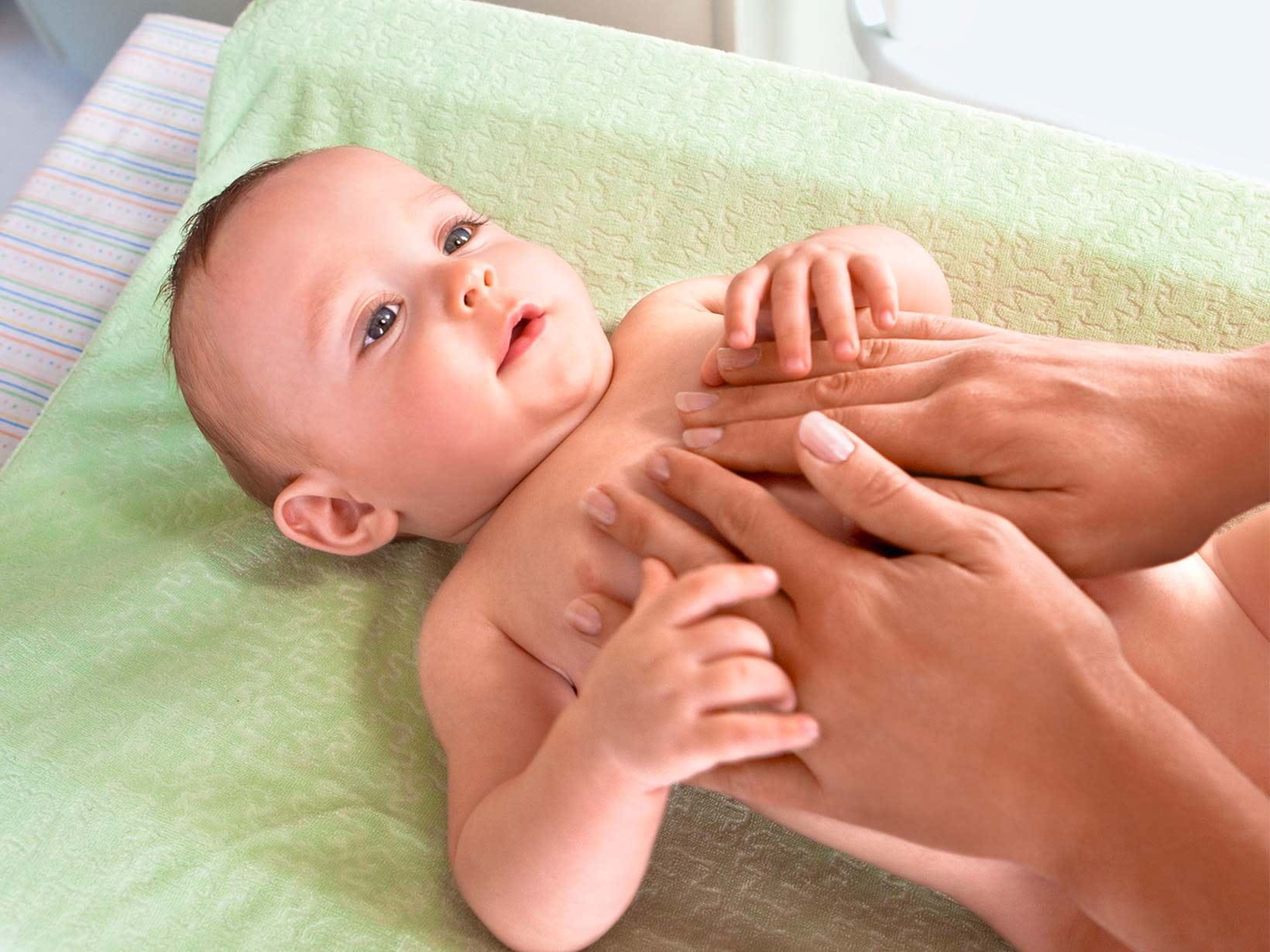 chiazze di pelle secca del neonato